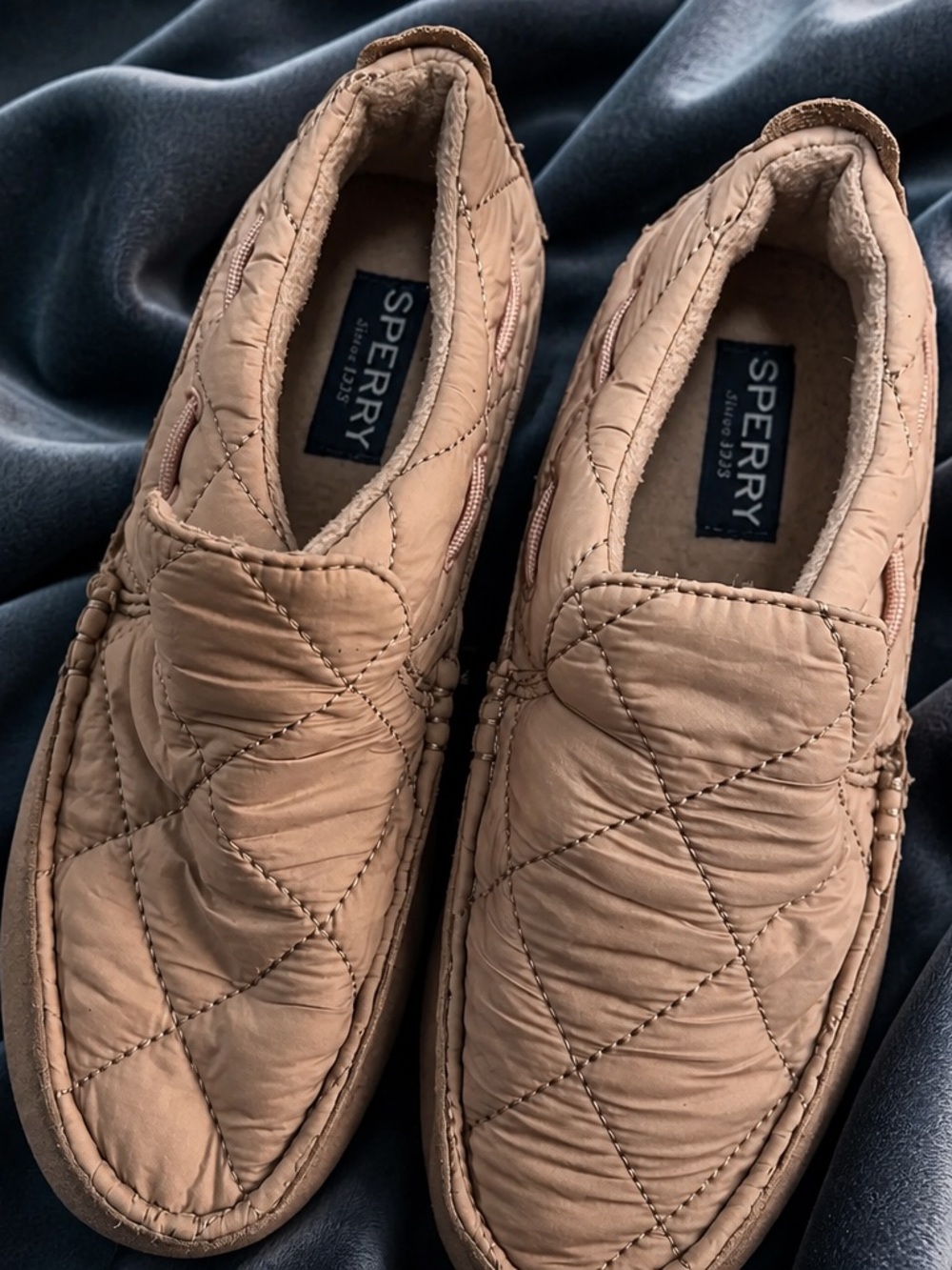 Sperry Quilted Slip-On Loafers in Light pink-Never worn